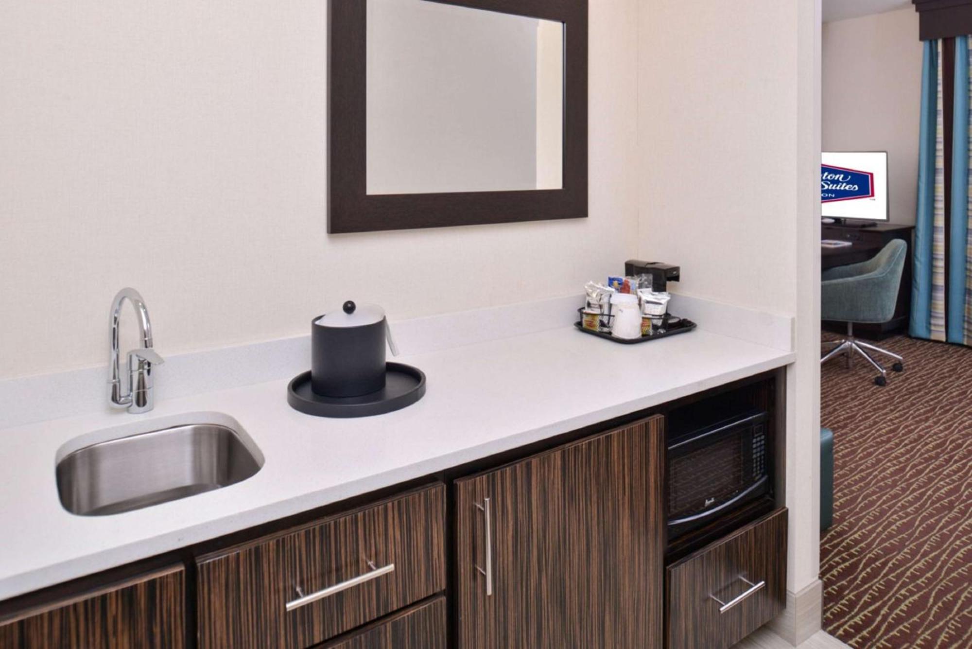 Hampton Inn & Suites Бенд Екстериор снимка