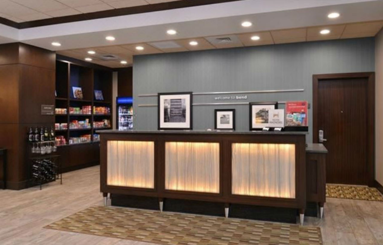 Hampton Inn & Suites Бенд Екстериор снимка